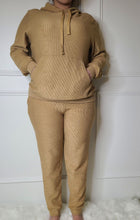 Cargar imagen en el visor de la galería, Feeling Myself-Cord Jogger Set