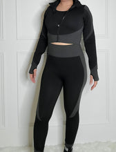 Cargar imagen en el visor de la galería, Work it Out Activewear Set-Black/Grey
