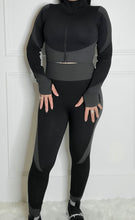 Cargar imagen en el visor de la galería, Work it Out Activewear Set-Black/Grey