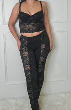 Load image into Gallery viewer, Lace Lover Leggings-Black

